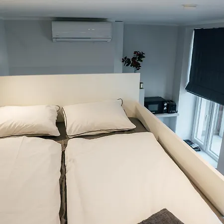 Bright Digital Nomads Loft, Ac, Workspace, 24' Monitor, 5 Min To Old Town Riga