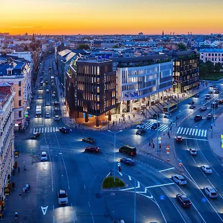 Bright Digital Nomads Loft, Ac, Workspace, 24' Monitor, 5 Min To Old Town * Riga