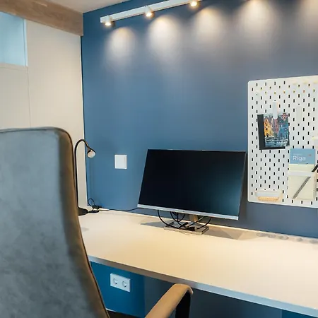 Bright Digital Nomads Loft, Ac, Workspace, 24' Monitor, 5 Min To Old Town Daire Riga