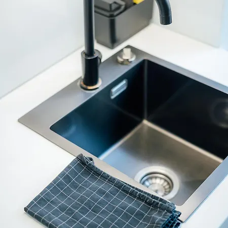 Bright Digital Nomads Loft, Ac, Workspace, 24' Monitor, 5 Min To Old Town Riga