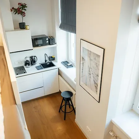 Bright Digital Nomads Loft, Ac, Workspace, 24' Monitor, 5 Min To Old Town * Riga