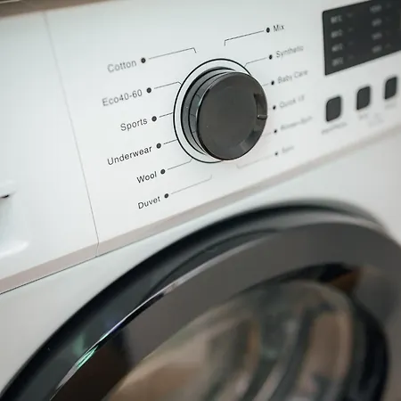 Bright Digital Nomads Loft, Ac, Workspace, 24' Monitor, 5 Min To Old Town Riga