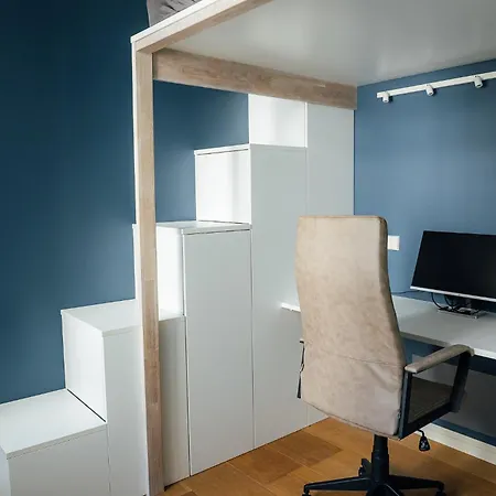 Bright Digital Nomads Loft, Ac, Workspace, 24' Monitor, 5 Min To Old Town * 리가