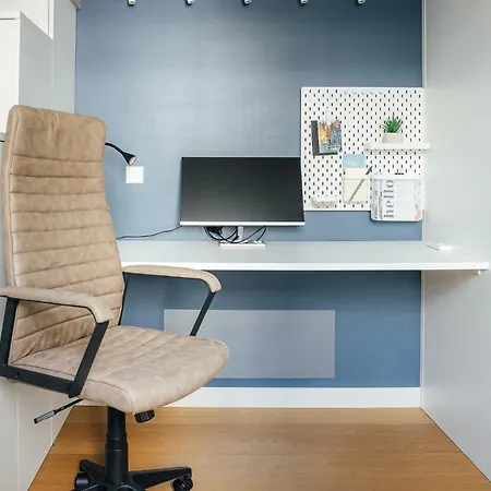 Bright Digital Nomads Loft, Ac, Workspace, 24' Monitor, 5 Min To Old Town Riga