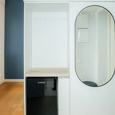 Bright Digital Nomads Loft, Ac, Workspace, 24' Monitor, 5 Min To Old Town