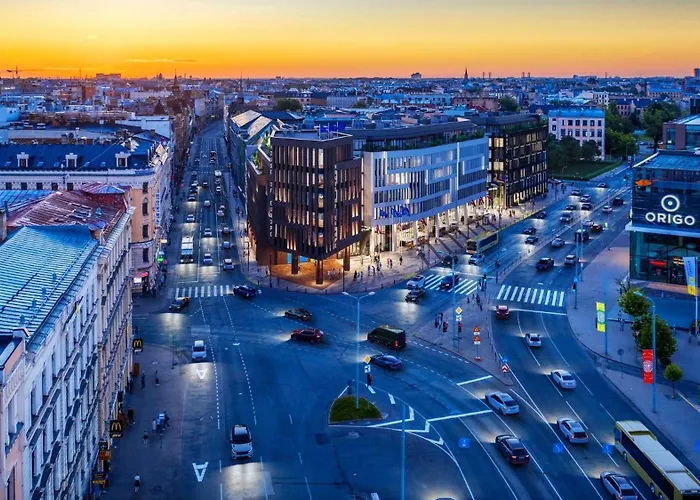 Bright Digital Nomads Loft, Ac, Workspace, 24' Monitor, 5 Min To Old Town * Riga