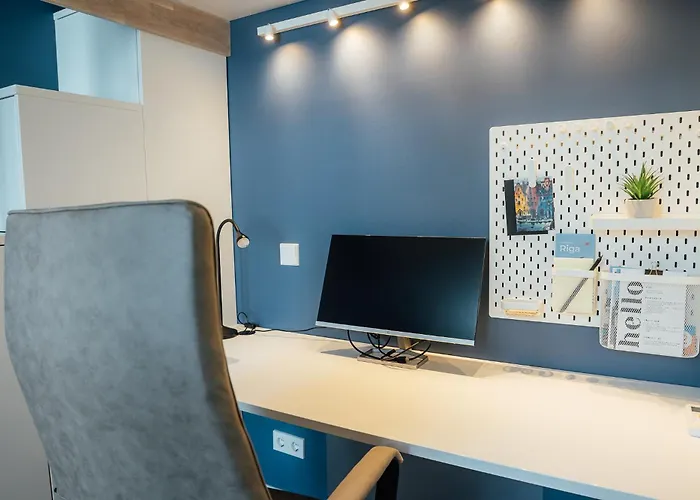 Bright Digital Nomads Loft, Ac, Workspace, 24' Monitor, 5 Min To Old Town Apartment Riga