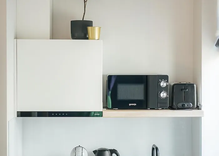 Bright Digital Nomads Loft, Ac, Workspace, 24' Monitor, 5 Min To Old Town Dzīvoklis Riga