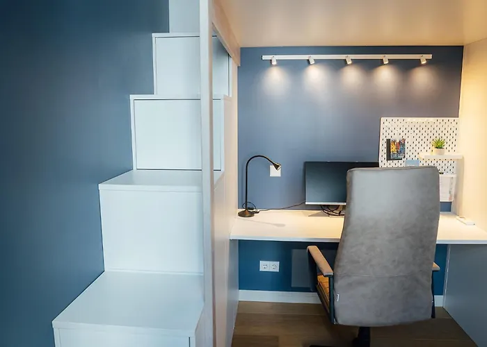 Dzīvoklis Bright Digital Nomads Loft, Ac, Workspace, 24' Monitor, 5 Min To Old Town Riga