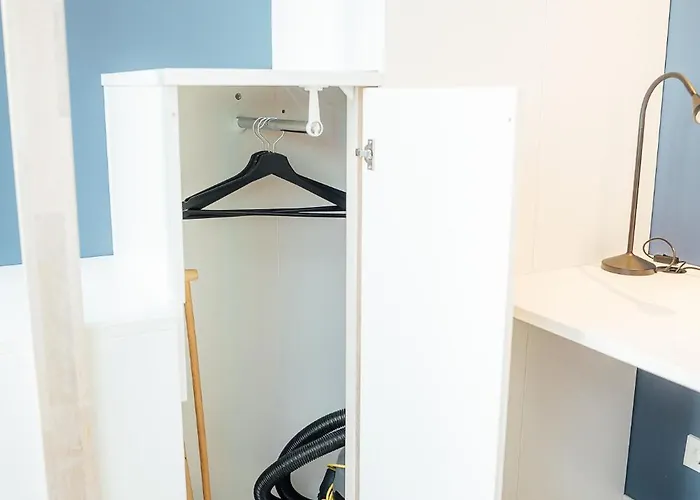 Bright Digital Nomads Loft, Ac, Workspace, 24' Monitor, 5 Min To Old Town *