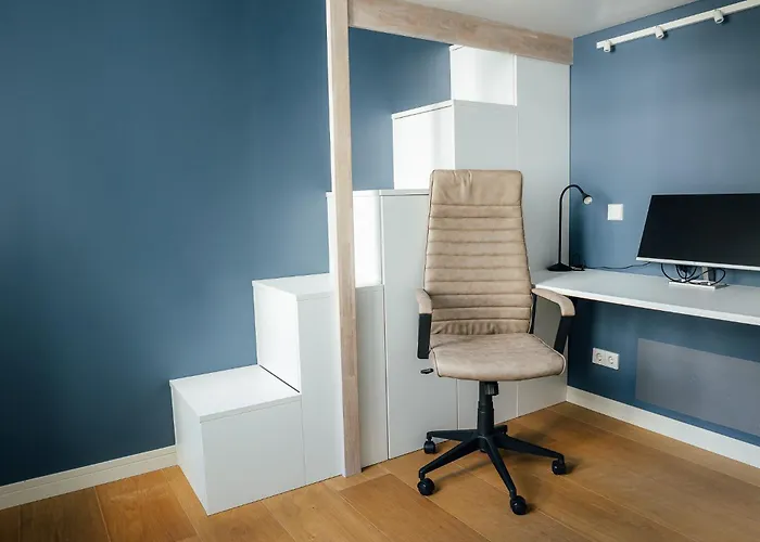 Dzīvoklis Bright Digital Nomads Loft, Ac, Workspace, 24' Monitor, 5 Min To Old Town *