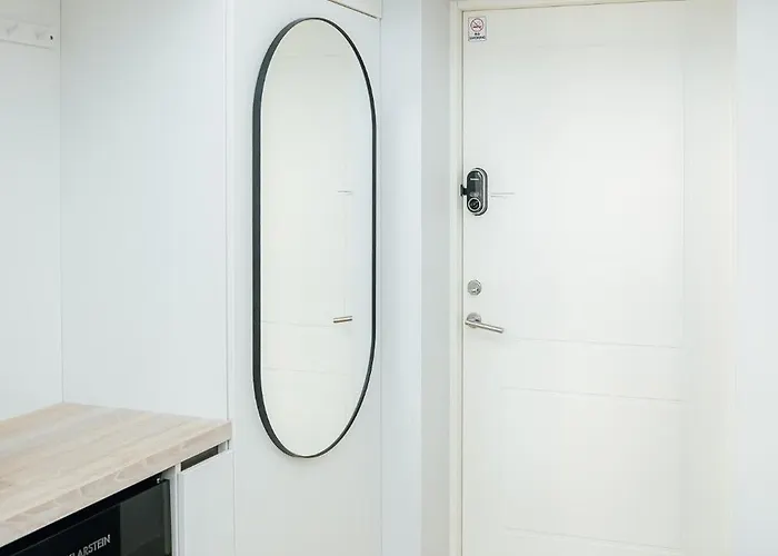 Bright Digital Nomads Loft, Ac, Workspace, 24' Monitor, 5 Min To Old Town Dzīvoklis Riga