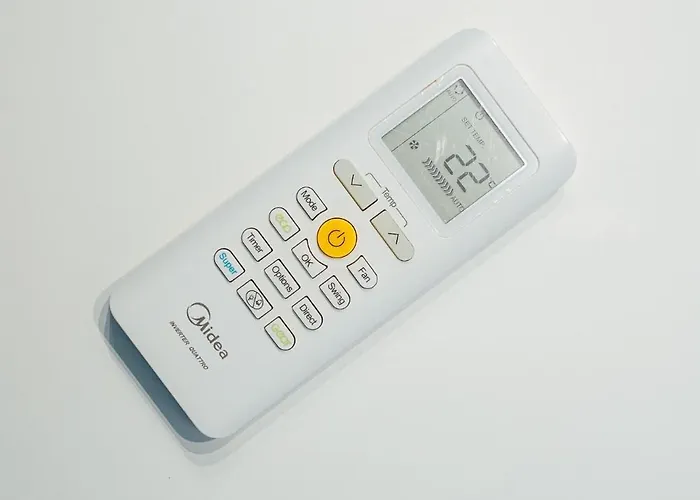 Dzīvoklis Bright Digital Nomads Loft, Ac, Workspace, 24' Monitor, 5 Min To Old Town Riga