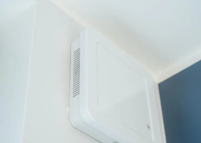 Dzīvoklis Bright Digital Nomads Loft, Ac, Workspace, 24' Monitor, 5 Min To Old Town *