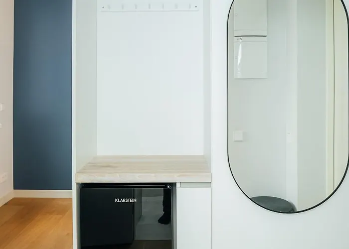 Bright Digital Nomads Loft, Ac, Workspace, 24' Monitor, 5 Min To Old Town